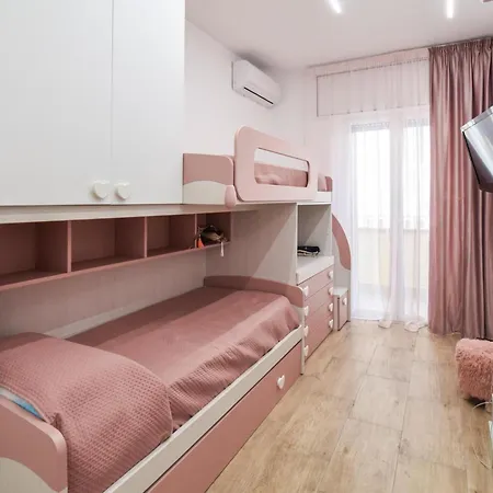 Apartment 2 Bedroom Nice In *